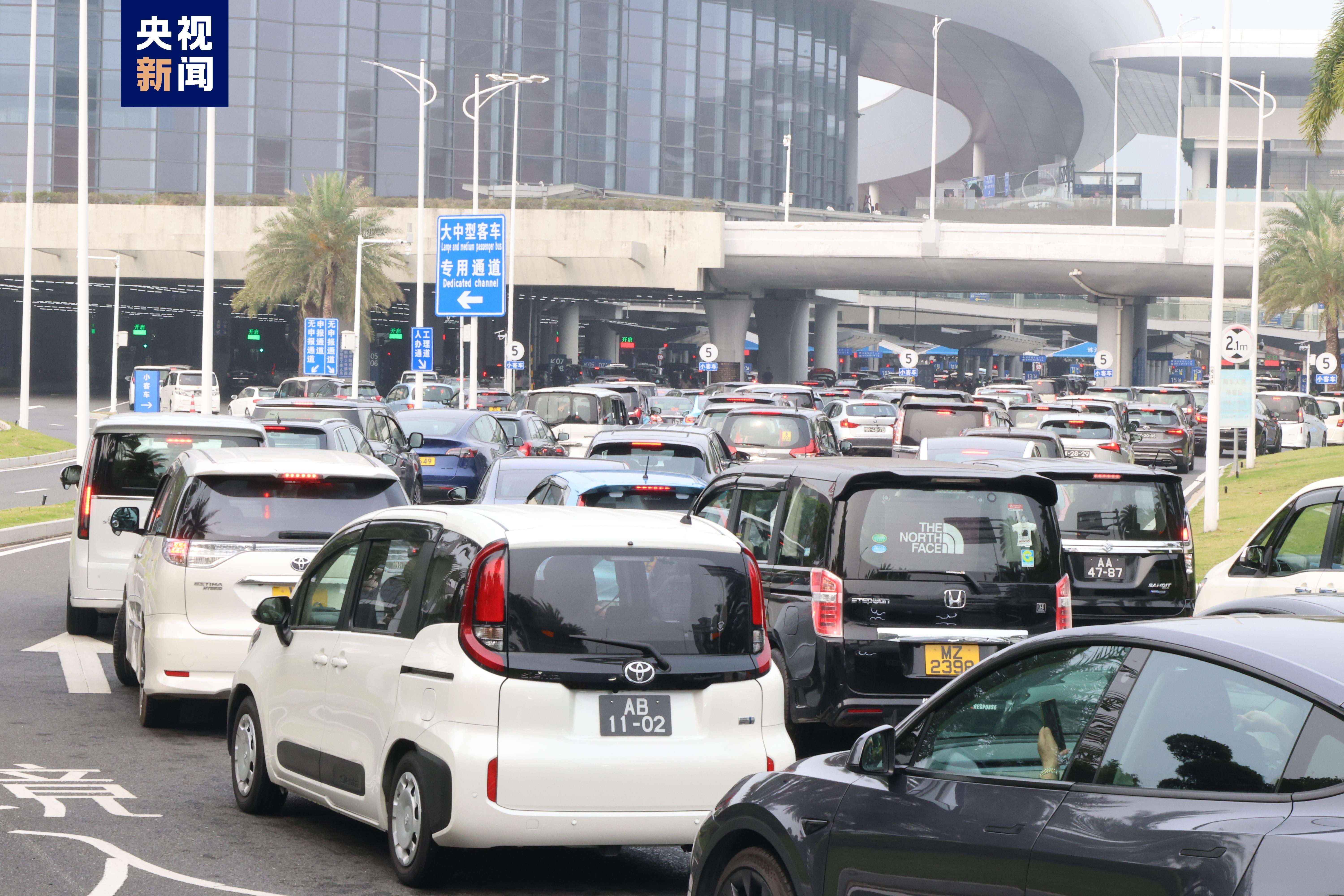 2025年澳門正版免費資本車和2025澳門跟香港正版免費資本車真相:馬、蛇、牛、猴,評估解讀、專家解讀解釋與落實-謹防不實的偽形象